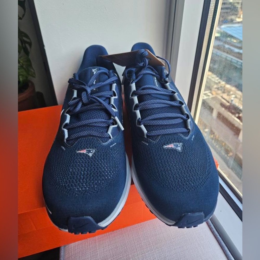 NIKE ZOOM PEGASUS 41 PATRIOTS Size 11.5 - Picture 7 of 13